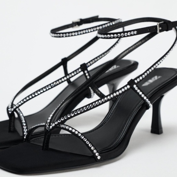 NWT ZARA 🎄Holiday RHINESTONE HEELED SIZE 7.5
🚨 FINAL PRICE NO ACCEPT OFFERS - Picture 4 of 9